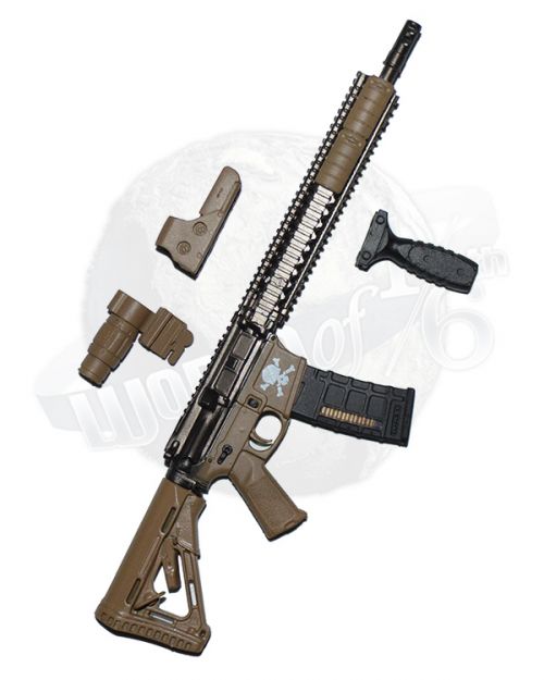 Flagset Modern Battlefield End War Ghost X: M4 Carbine With PMag Magazine, Foregrip, Reflex Sight & Aimpoint (Desert)