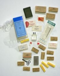 Dragon Models Ltd.  WWII US Army Medic Medical Supplies Assortment