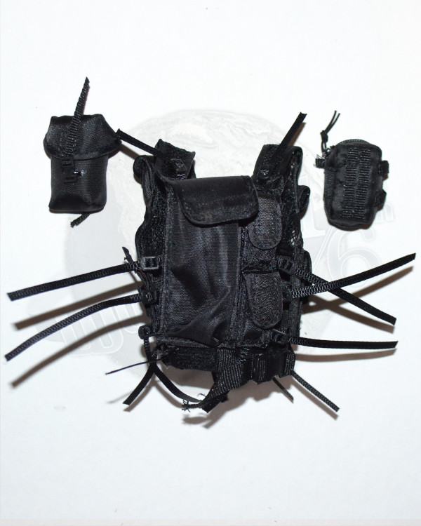 VeryHot Toys CQB Version 3.0:Tactical Multi-Pocketed Assault Vest With Two Extra Pouches (Black)