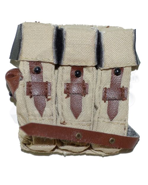 Dragon Models Ltd. Lothar Kroh LAH Panzergrenadier, Kampfgruppe Hansen, Ardennes,1944: MP44 Ammunition Pouch
