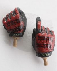 Very Hot Toys The Last No More: Mechanix Red Gloved Handset